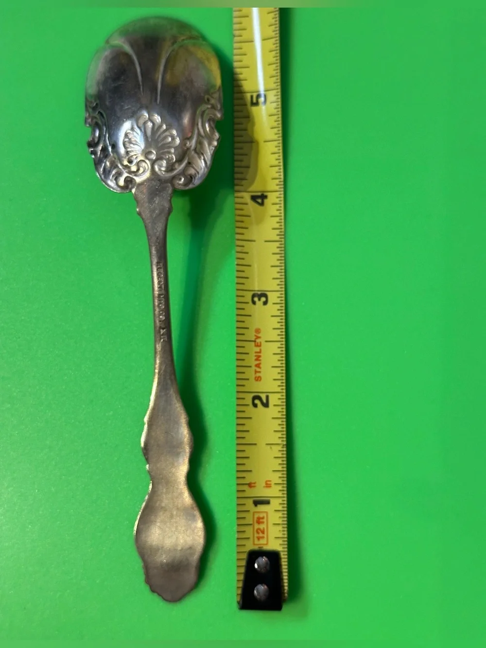Vintage Regent MFG Co. Ornate Silver Shell Shape Serving. 6” Length